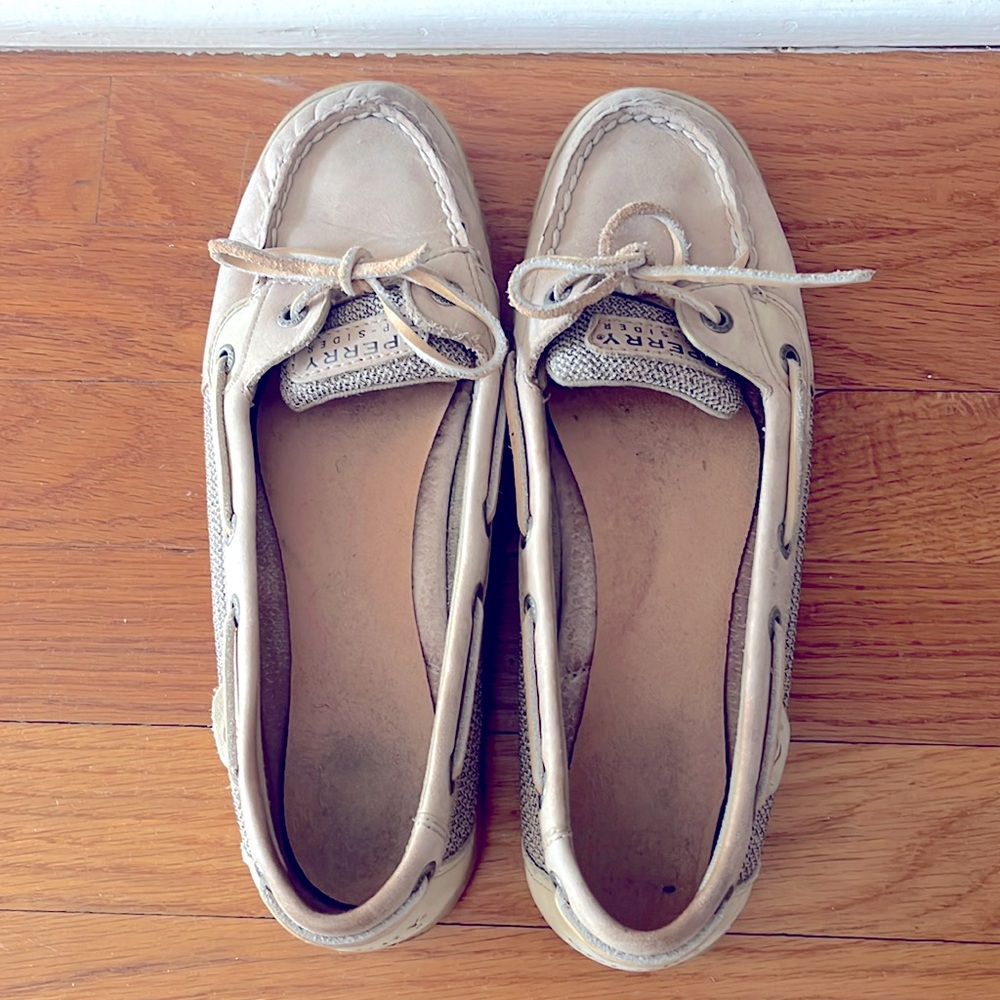 Sperry Top Sider 
Women’s Size 9.5 M
Light beige color
